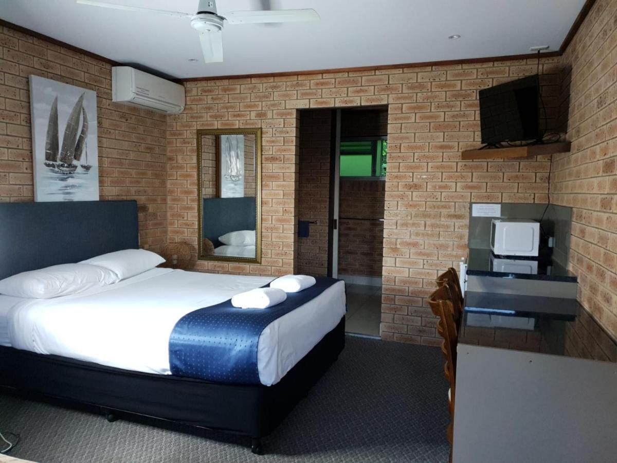 Pacific Paradise Airport Motel Buitenkant foto