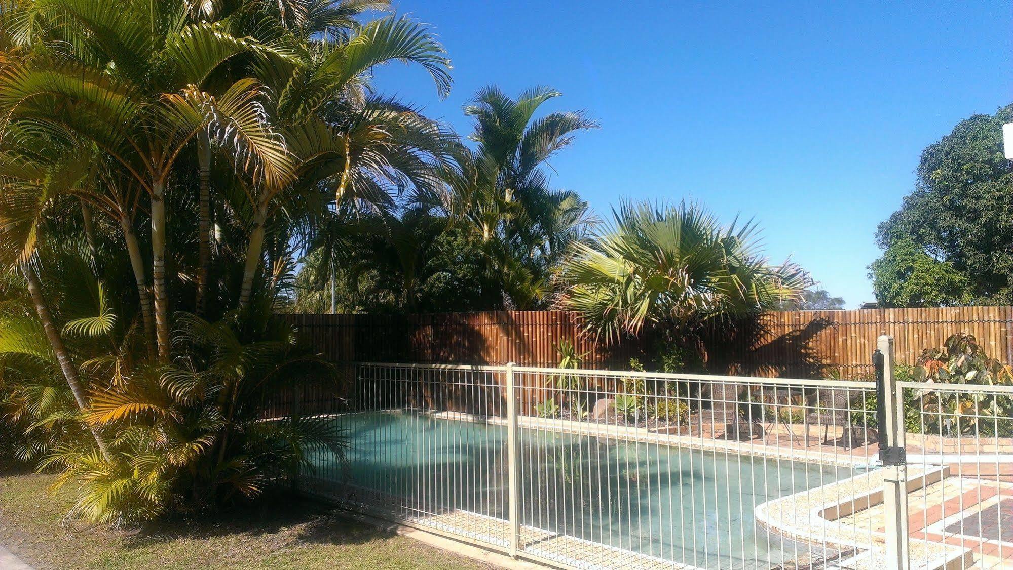 Pacific Paradise Airport Motel Buitenkant foto